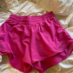 Lululemon LR Hotty Hot 4” Sonic Pink shorts